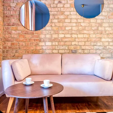 アパート Cichy Zakatek Przy Starym Rynku ポズナン