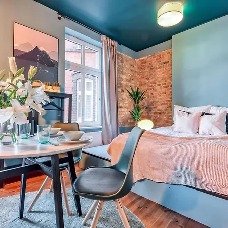 アパート Cichy Zakatek Przy Starym Rynku ポズナン